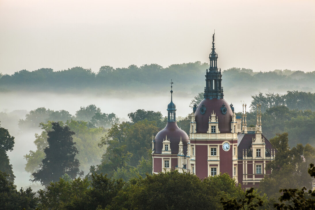 Schloss Bad Muskau im Nebel