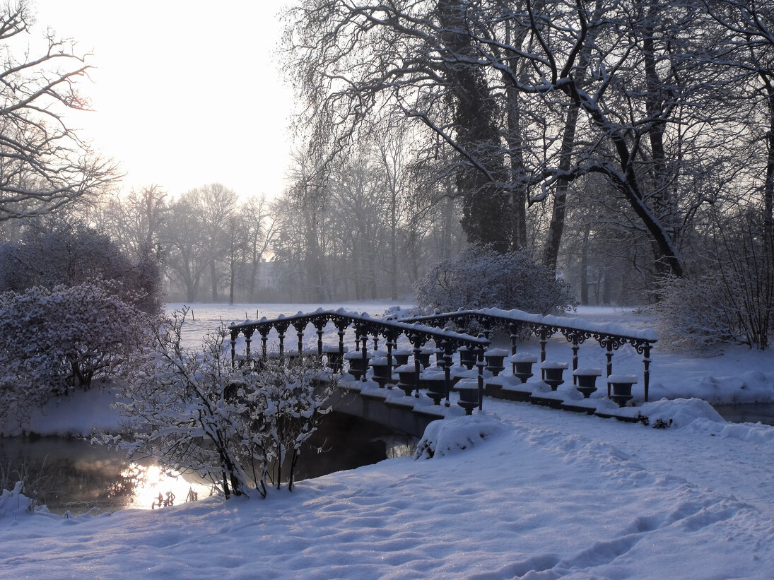 Fuchsienbrücke in Schneelandschaft
