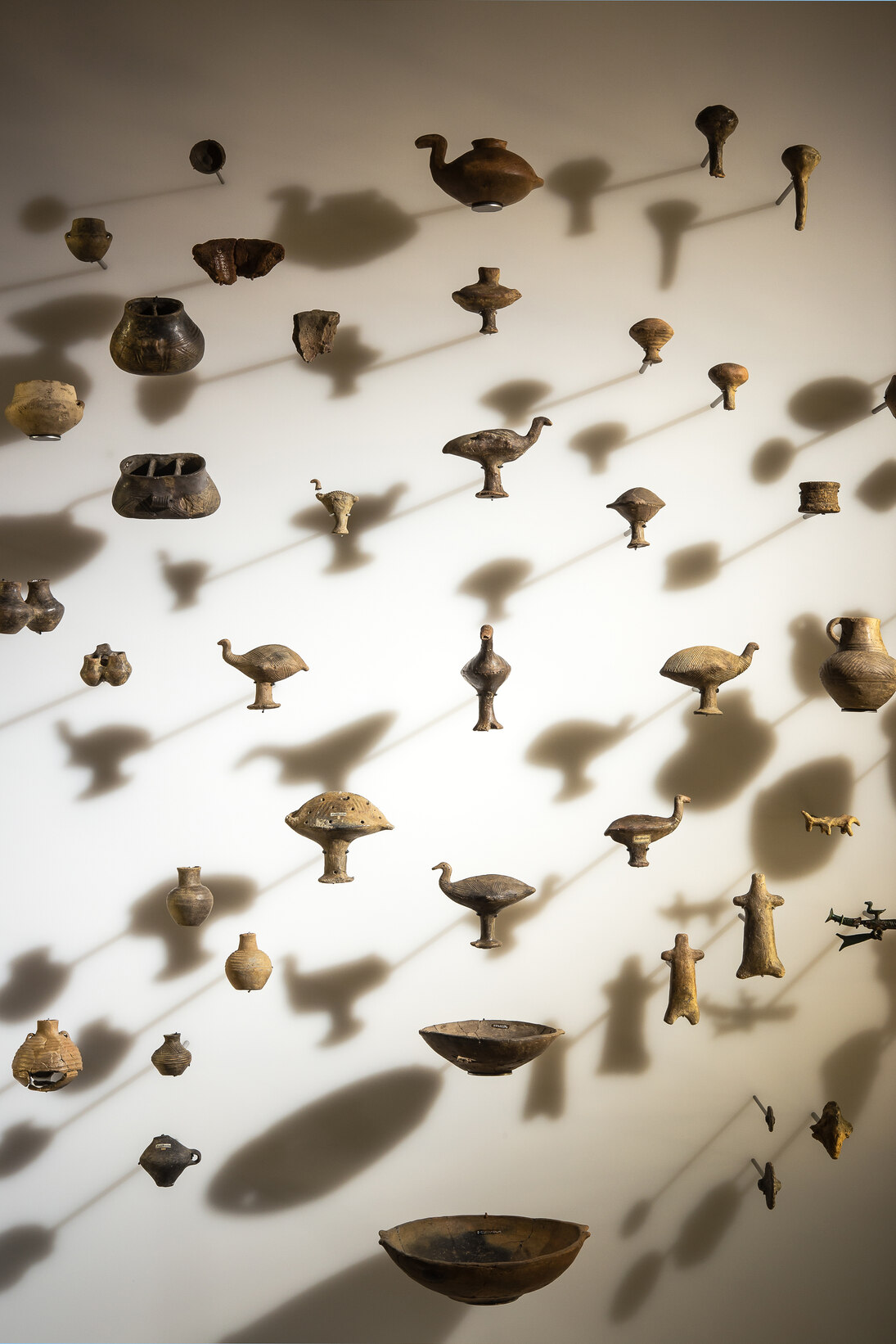 Abbildung der Seelenvögel und Miniaturgefäße aus Bestattungen der späten Bronzezeit, Staatliches Museum für Archäologie Chemnitz